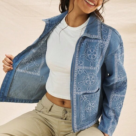 Blue Casual Women's Flower Embroidery Denim Jacket - Picture 10 of 11